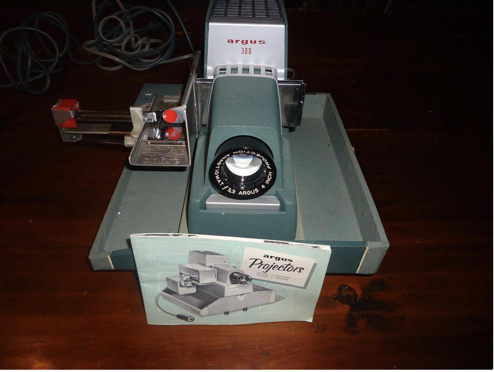 Argus single-throw slide projector