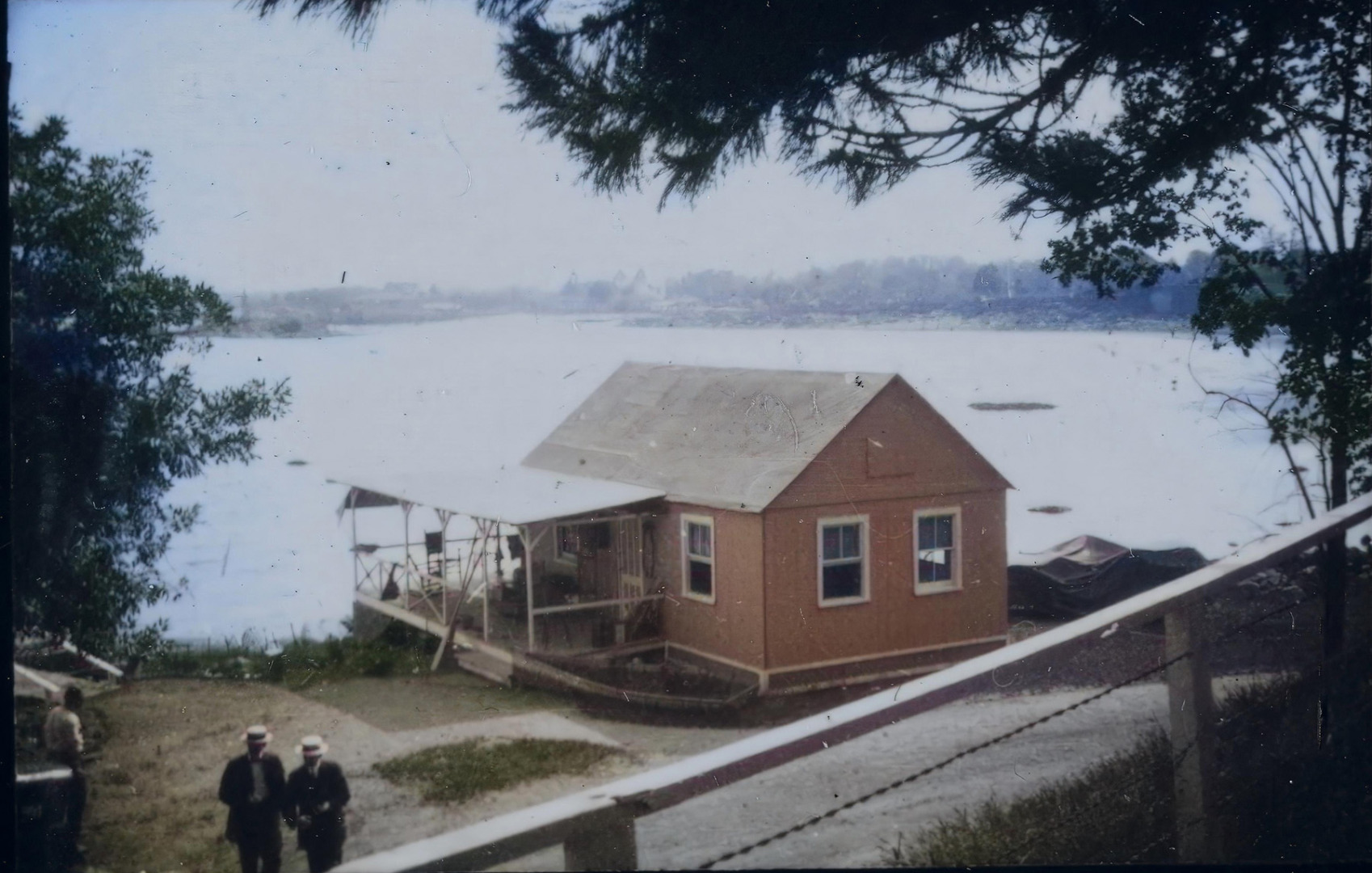 Colourised image of original photograph by Ernst Leitz, 1914 ©Leica AG