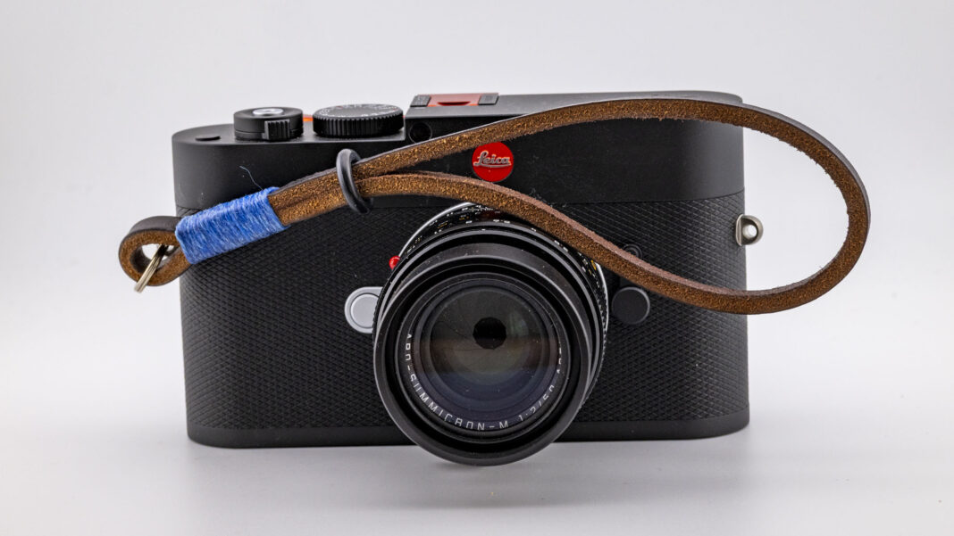 Gordy wrist strap on Leica M EV1