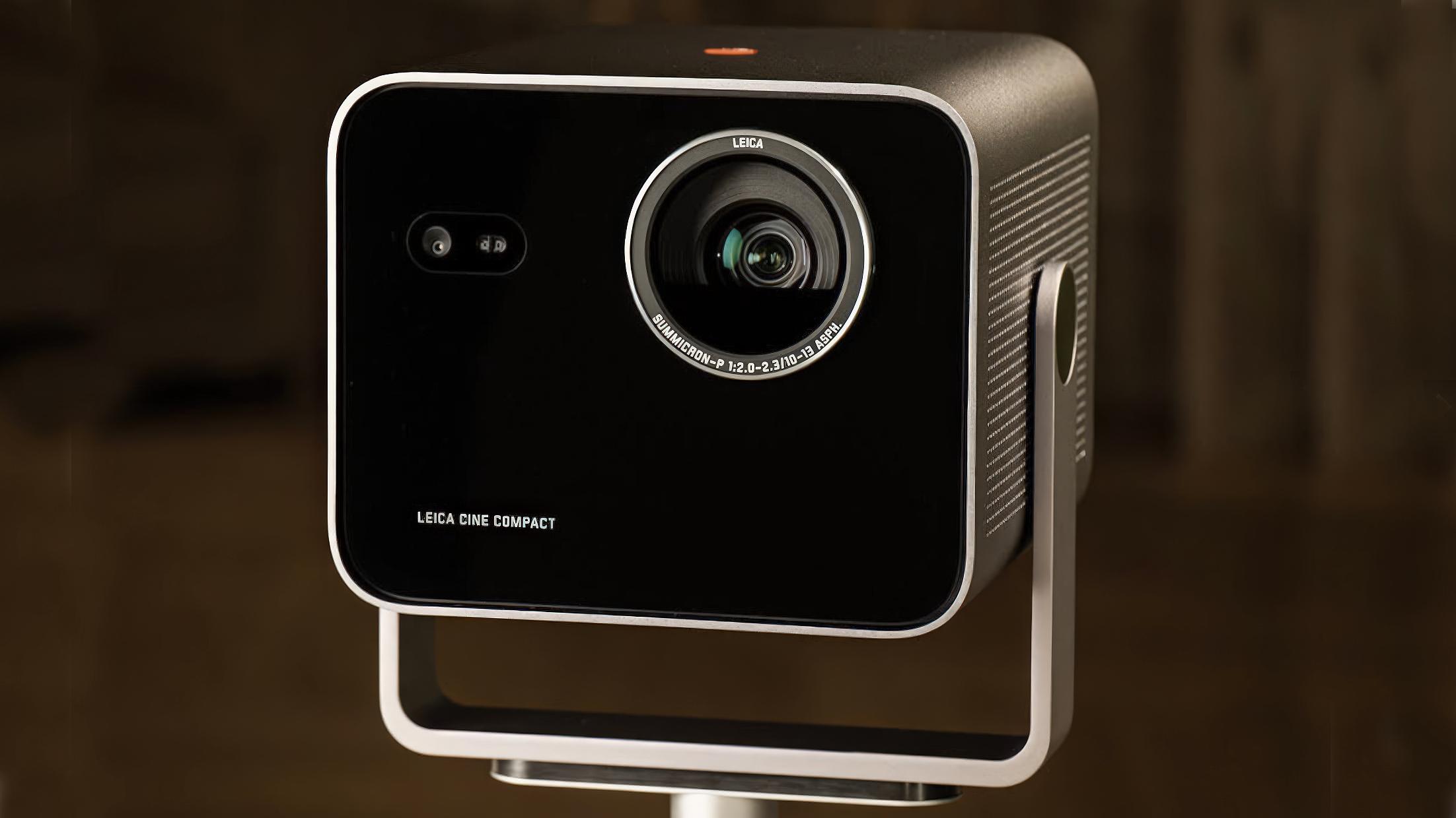 Leica Cine Compact 1, front view