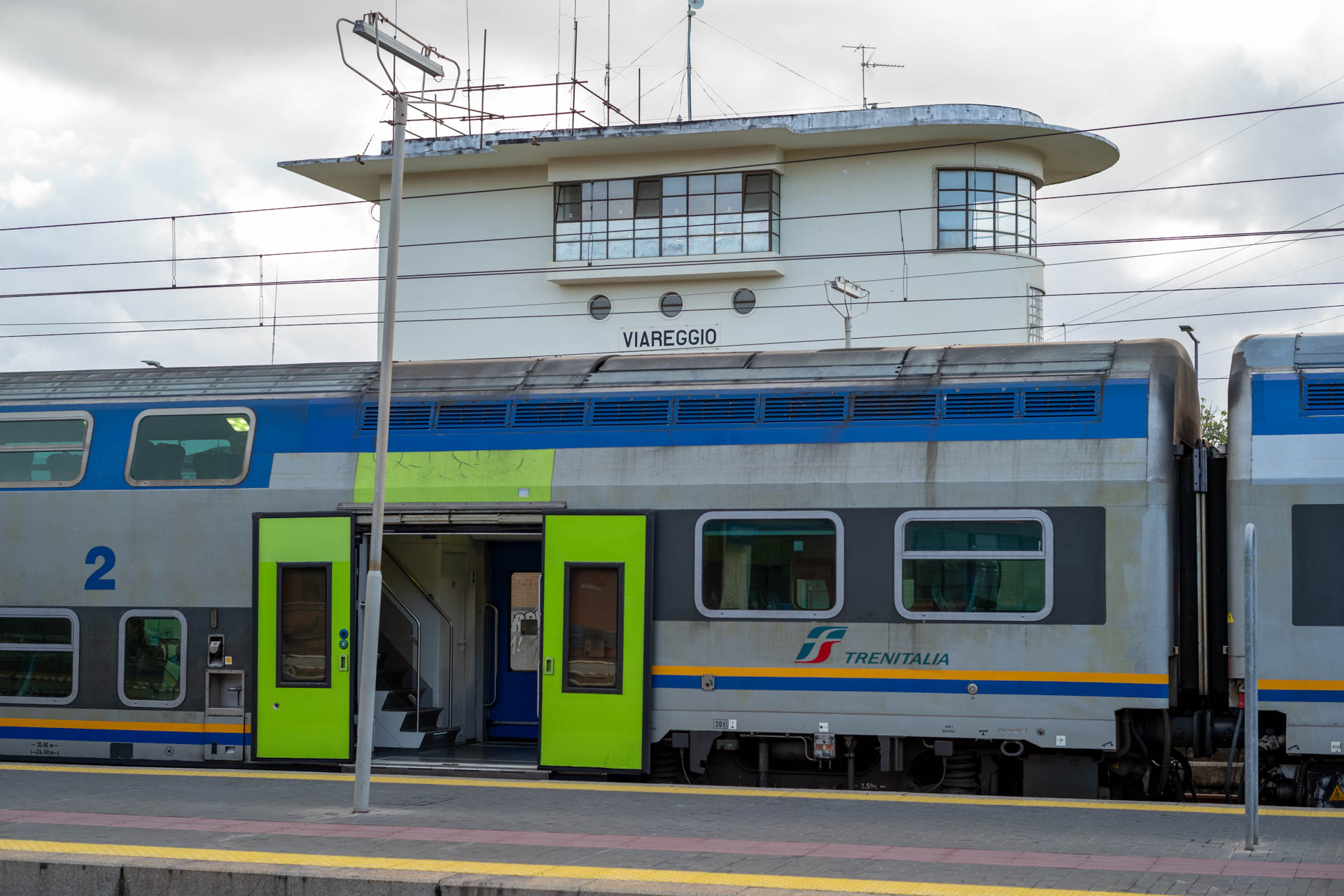 Sample shot with Thypoch Simera 50/1.4: a Trenitalia double-decker train at Viareggio railway station, Tuscany, Italy.